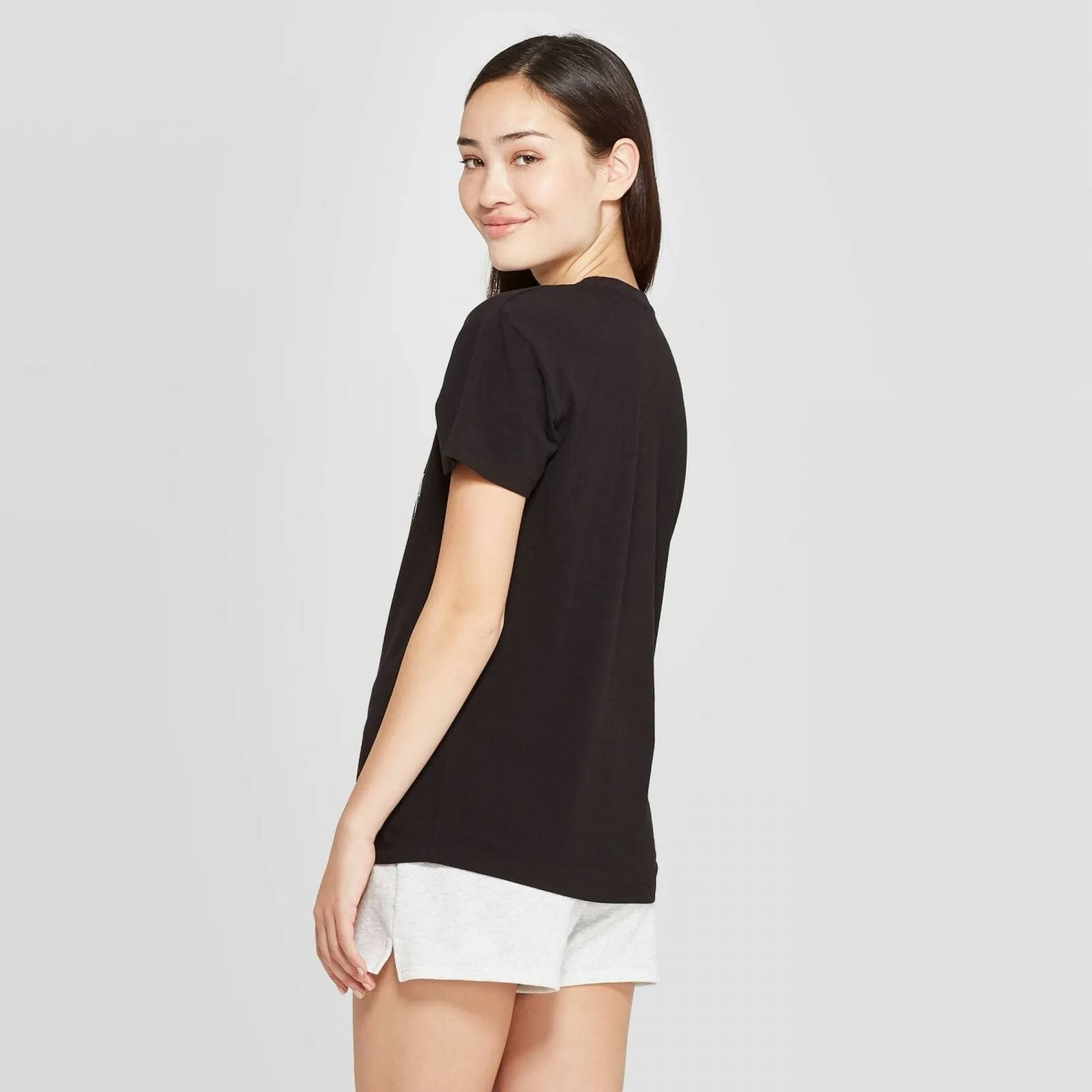 Bravado Women's Whitney Houston Sleep T-Shirt Black Medium