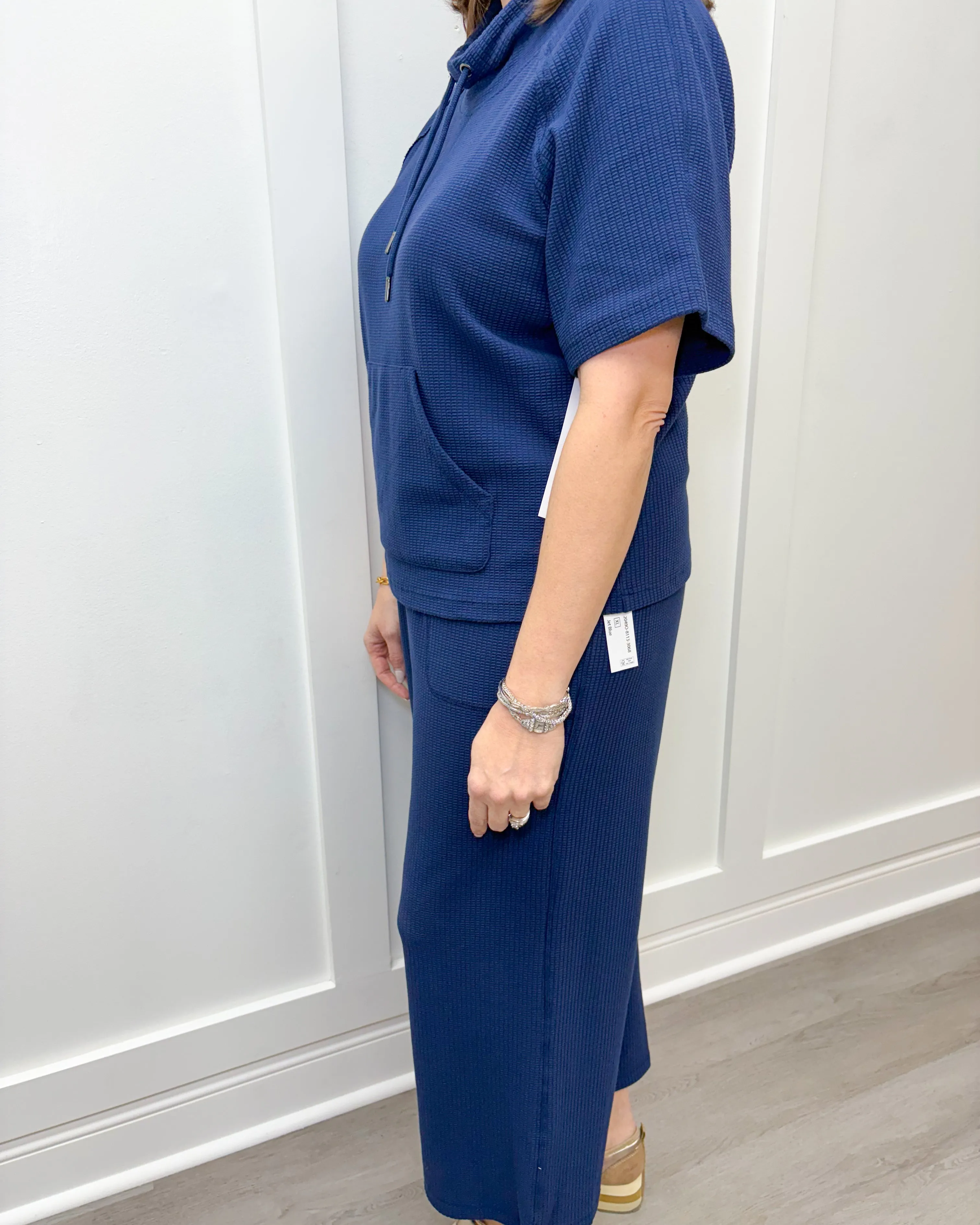 Pull On Capri - Jet Blue