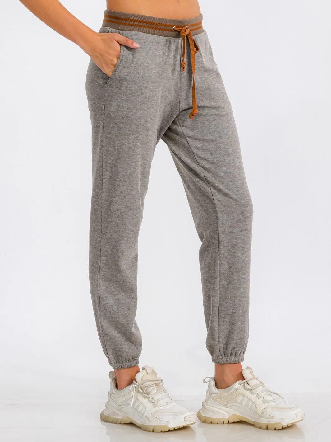 WOMEN'S ELASTIC WAIST FRONT POCKET JOGGER SWEATPANTS