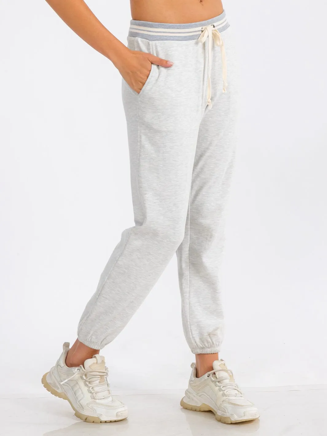 WOMEN'S ELASTIC WAIST FRONT POCKET JOGGER SWEATPANTS