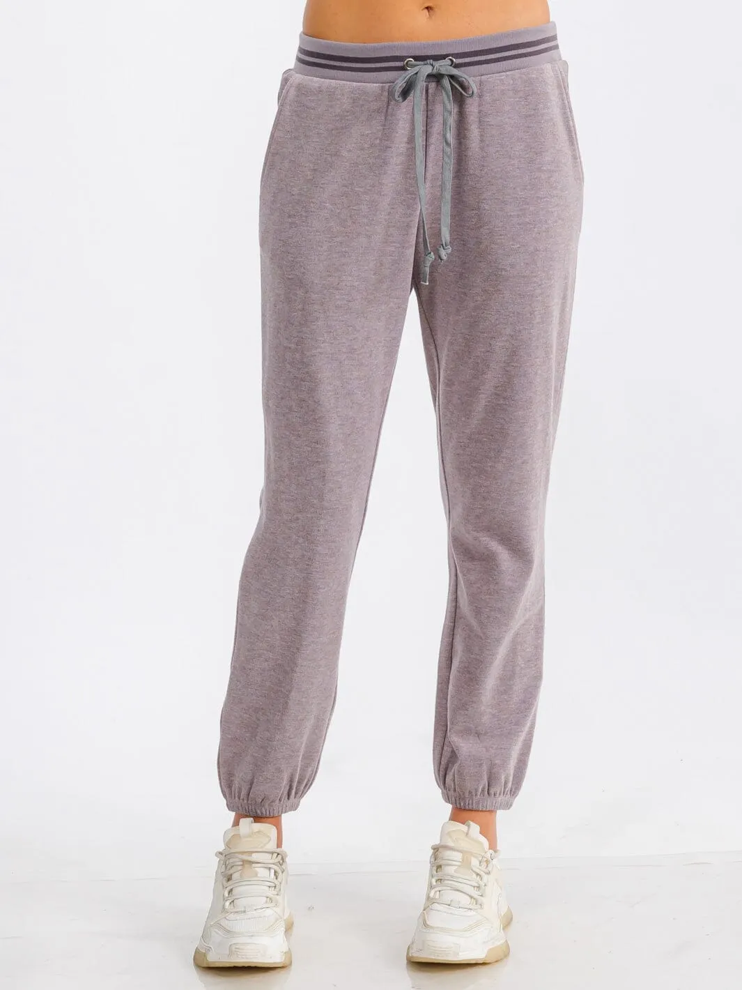 WOMEN'S ELASTIC WAIST FRONT POCKET JOGGER SWEATPANTS