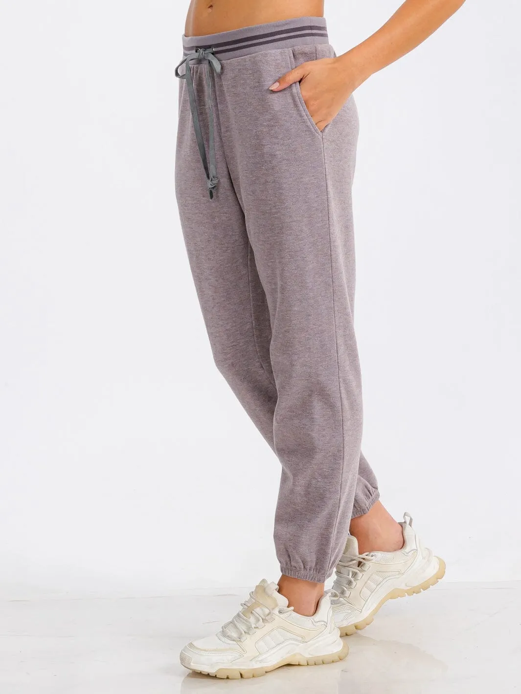 WOMEN'S ELASTIC WAIST FRONT POCKET JOGGER SWEATPANTS
