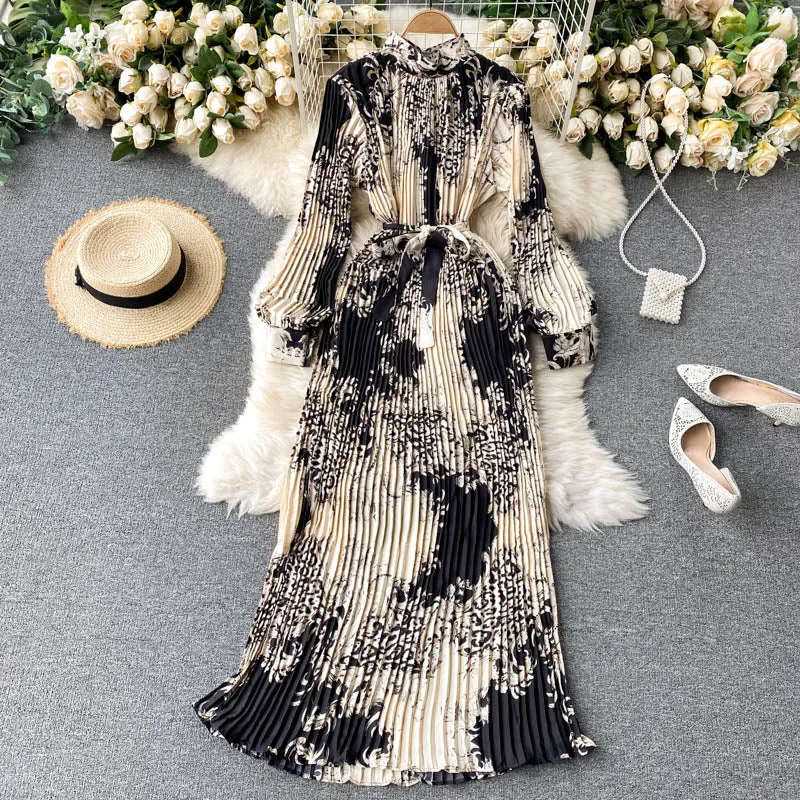 Women's Small Stand-up Collar Retro Print Pleated Long Maxi Dress
