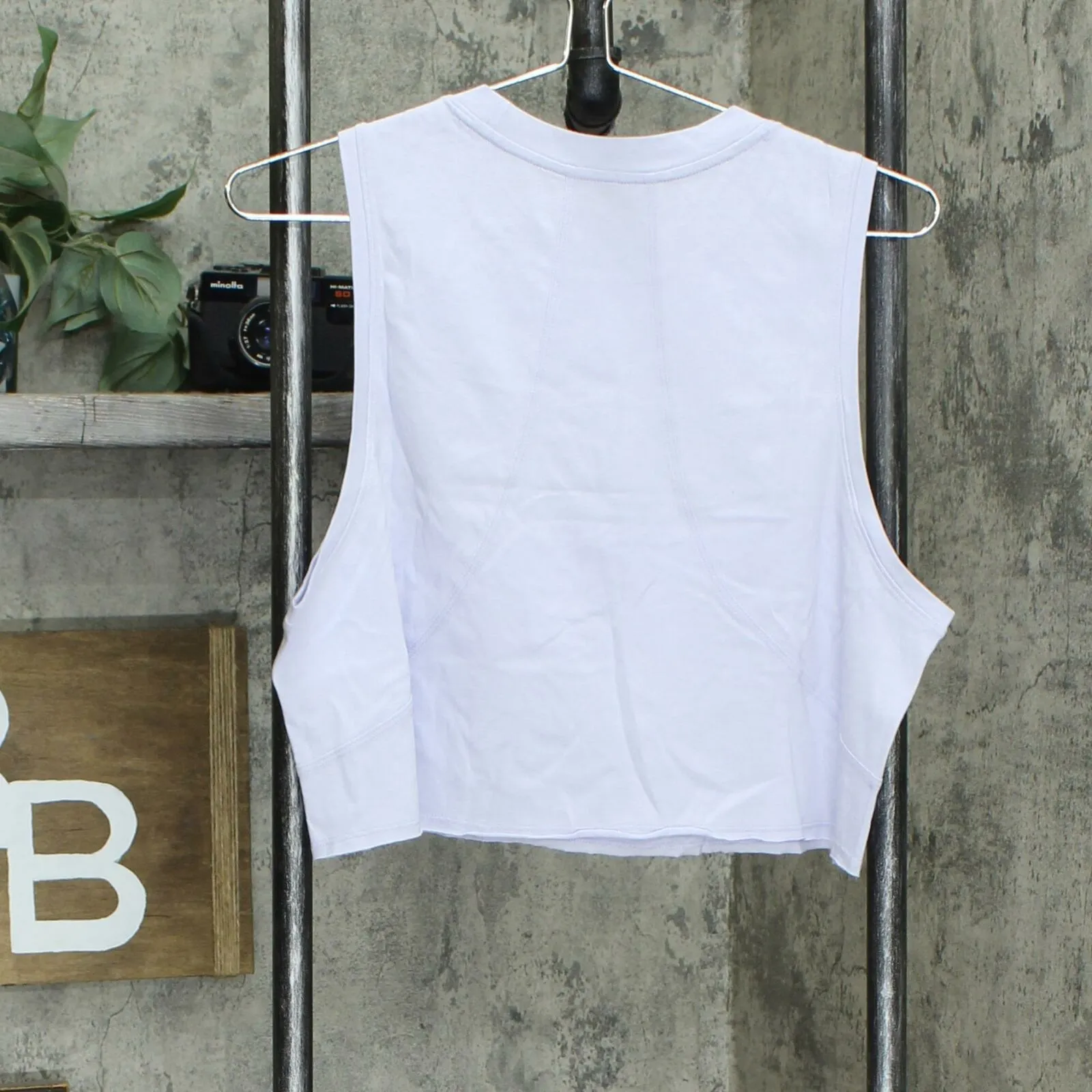 WVVY Women's Cropped Crew Neck Tank Top. 698682